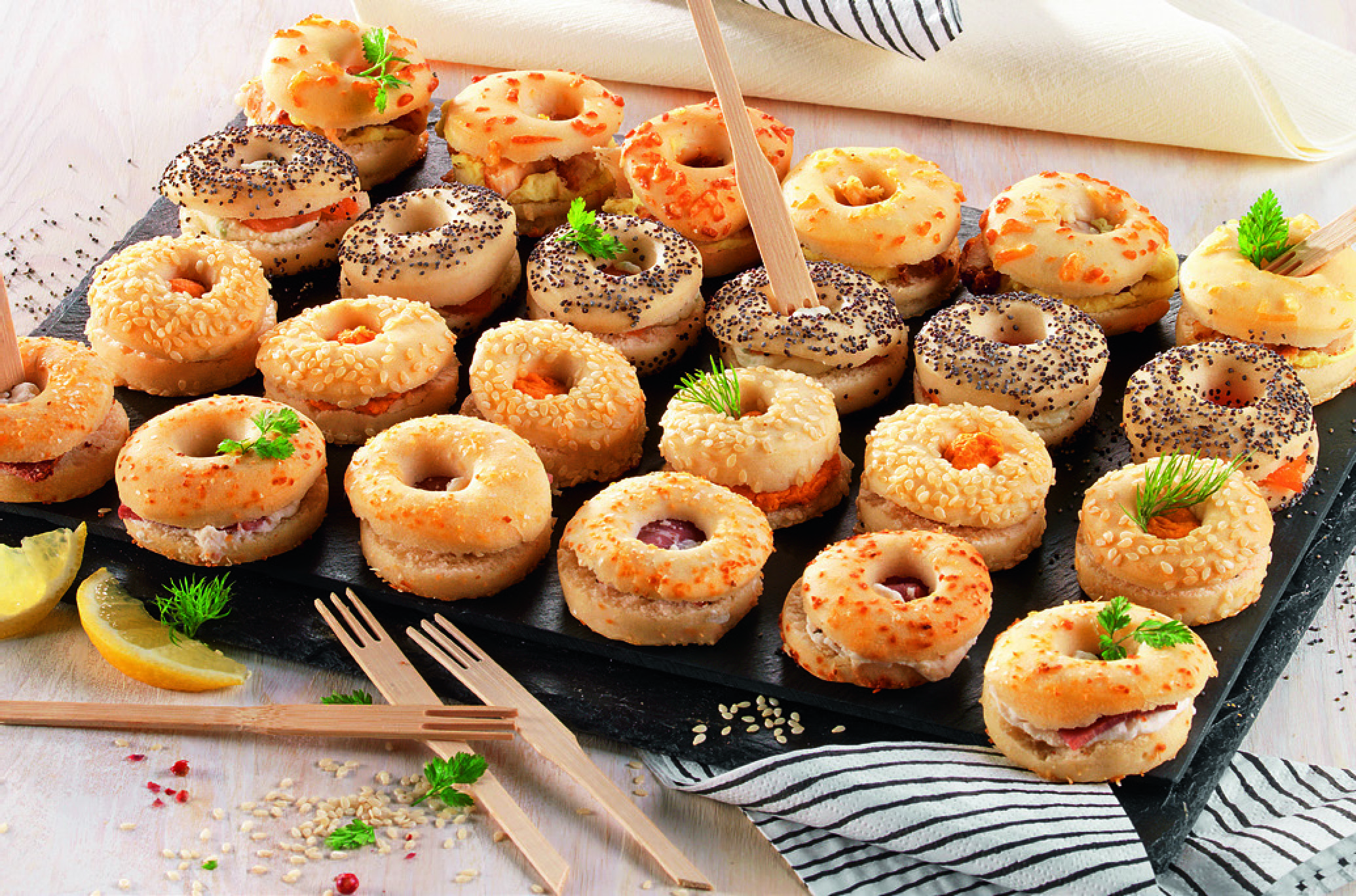 24 MINI BAGELS*