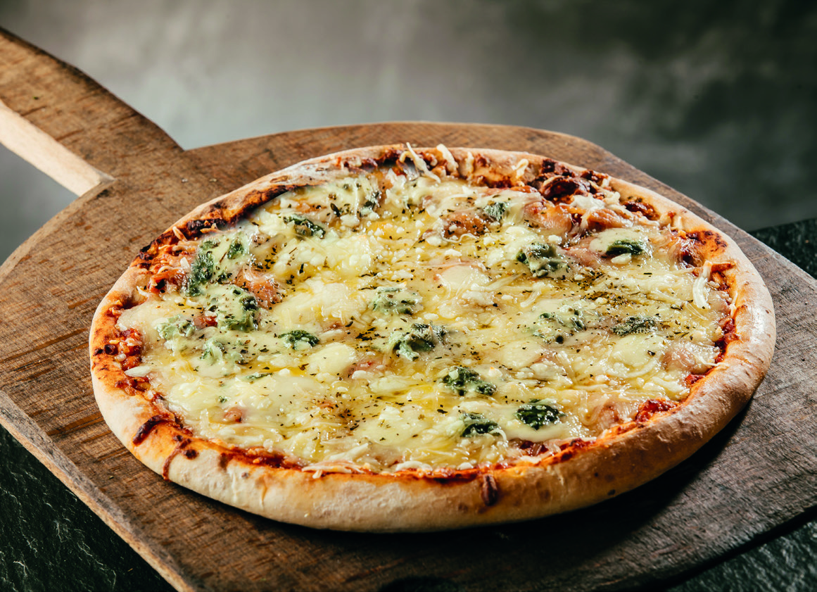 PIZZA 4 FROMAGES OU ROYALE