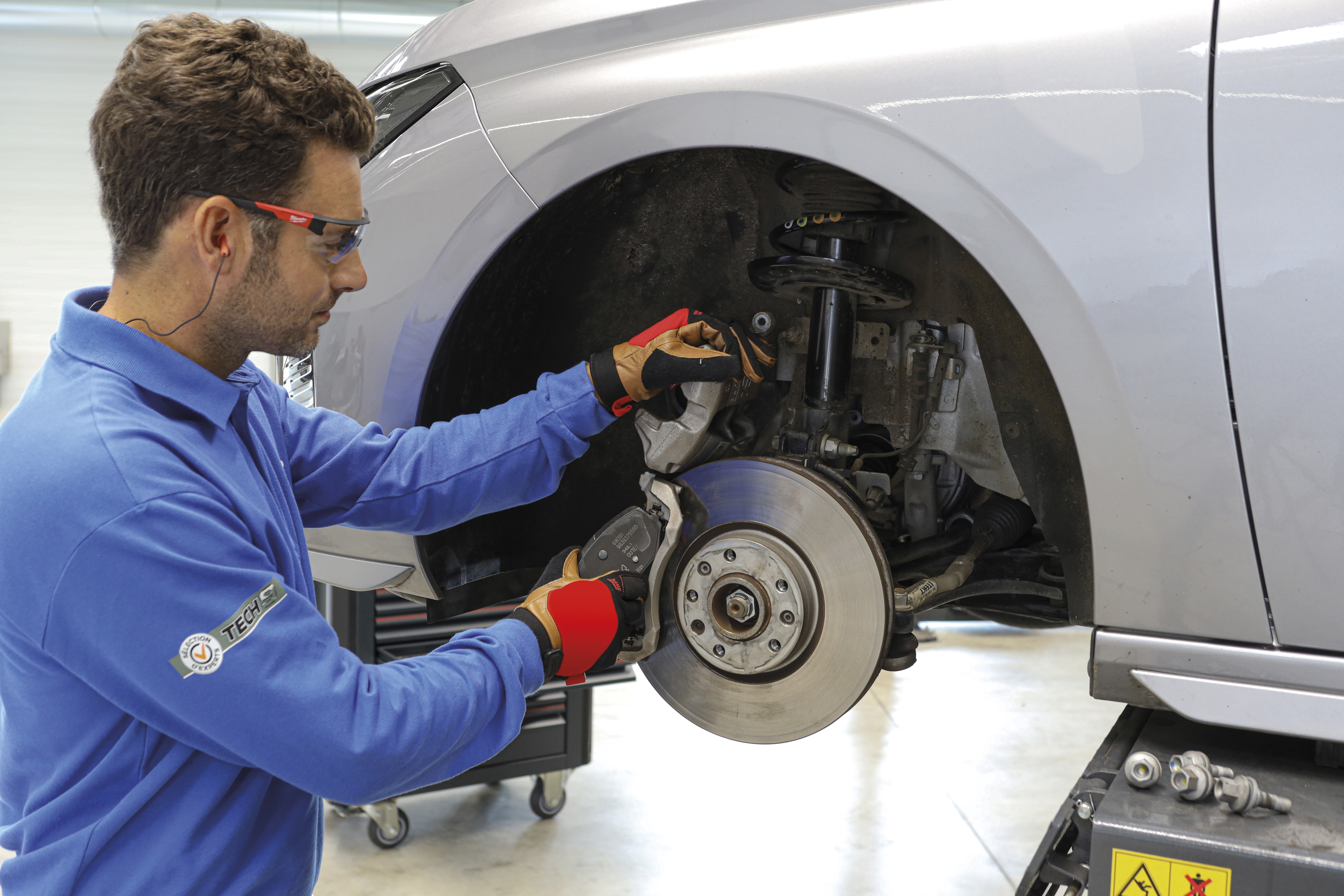  POSE DE PLAQUETTES DE FREIN