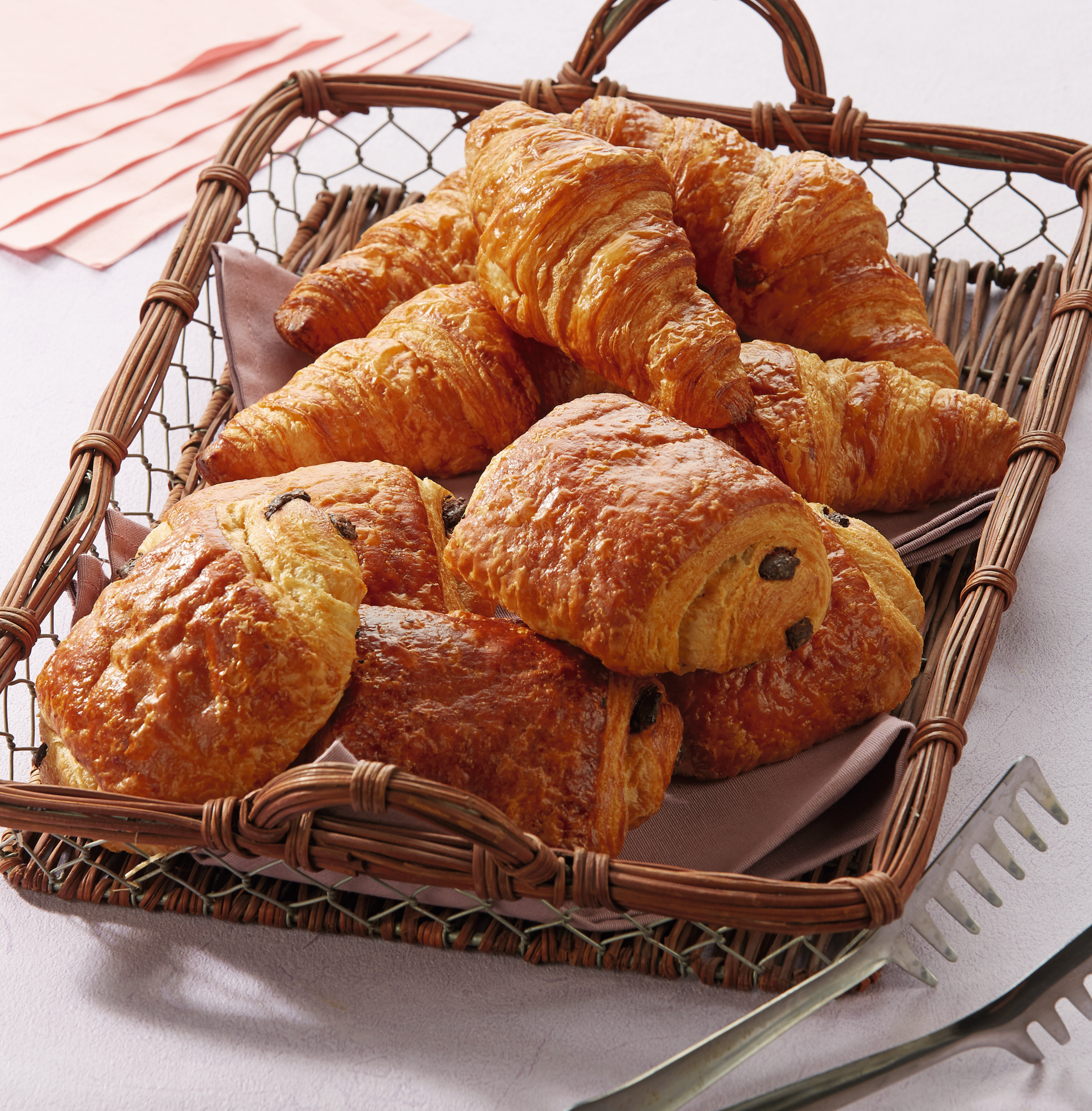 Assortiment de 5 pains au chocolat et 5 croissants pur beurre