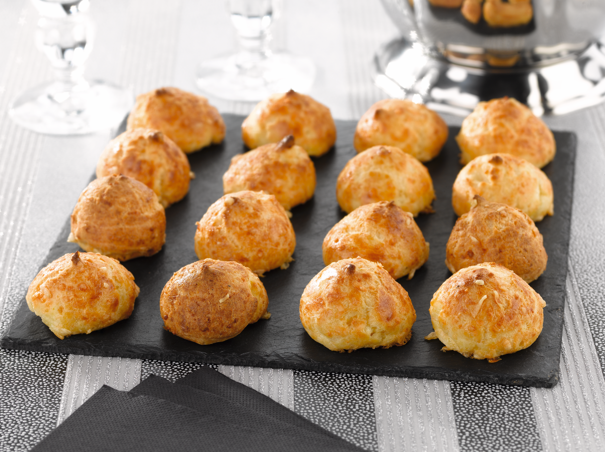 16 Gougères