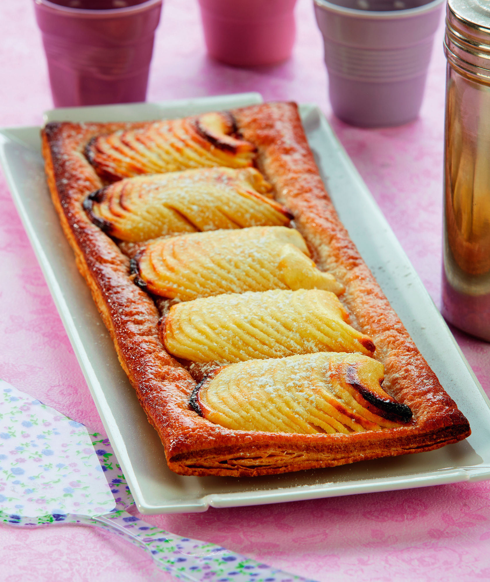 Bande feuilletée sucrée aux pommes