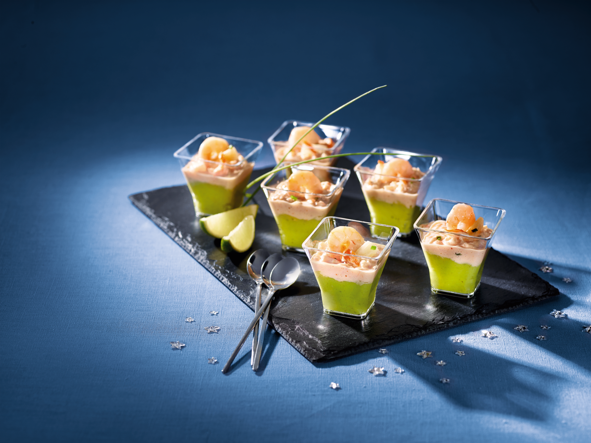 6 verrines avocat et cocktail de crevettes surimi et ananas
