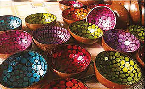 BOL EN NOIX DE COCO DÉCORÉ