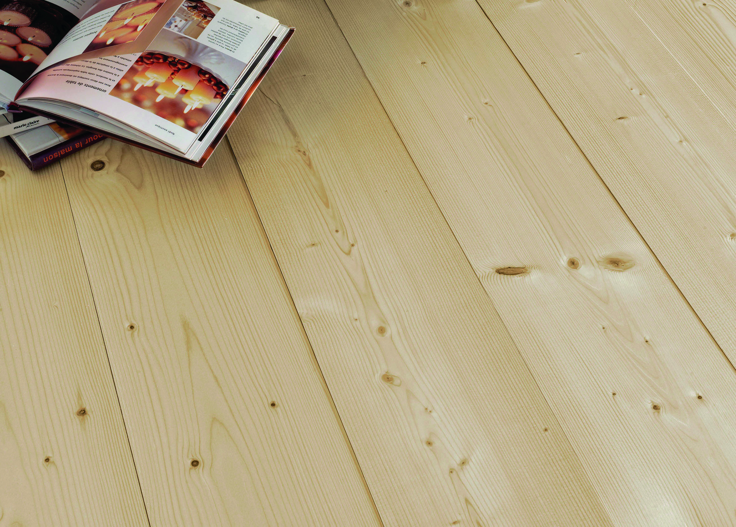 PLANCHER SAPIN À CLOUER