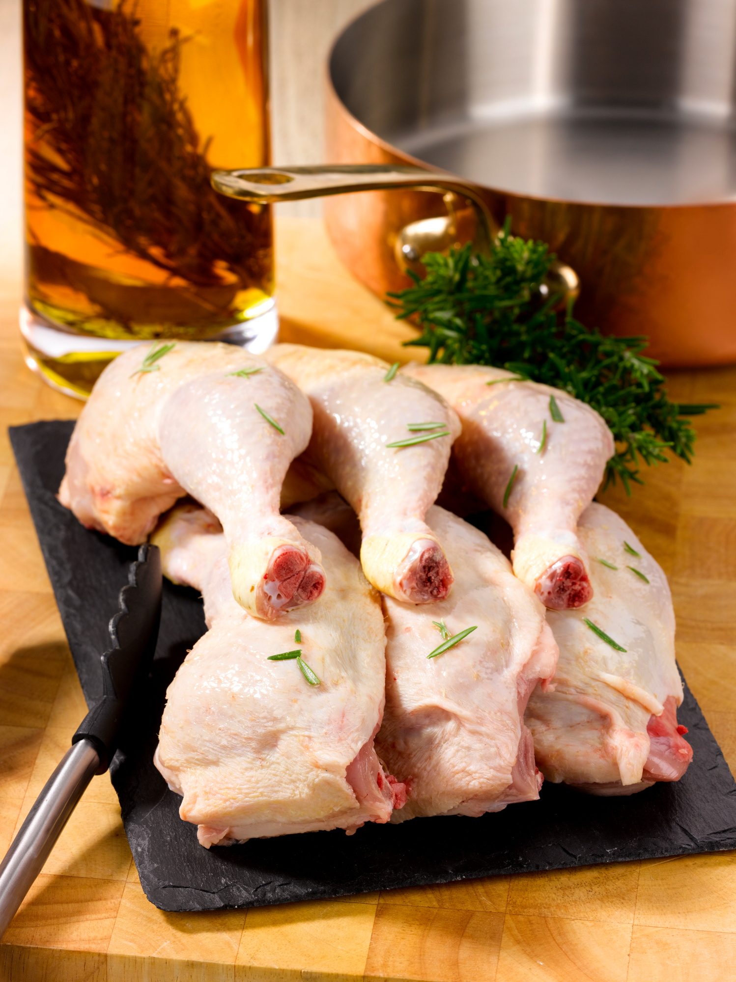 6 cuisses de poulet avec partie de dos
"Maitre Coq", "Le Gaulois" ou "Douce France"**