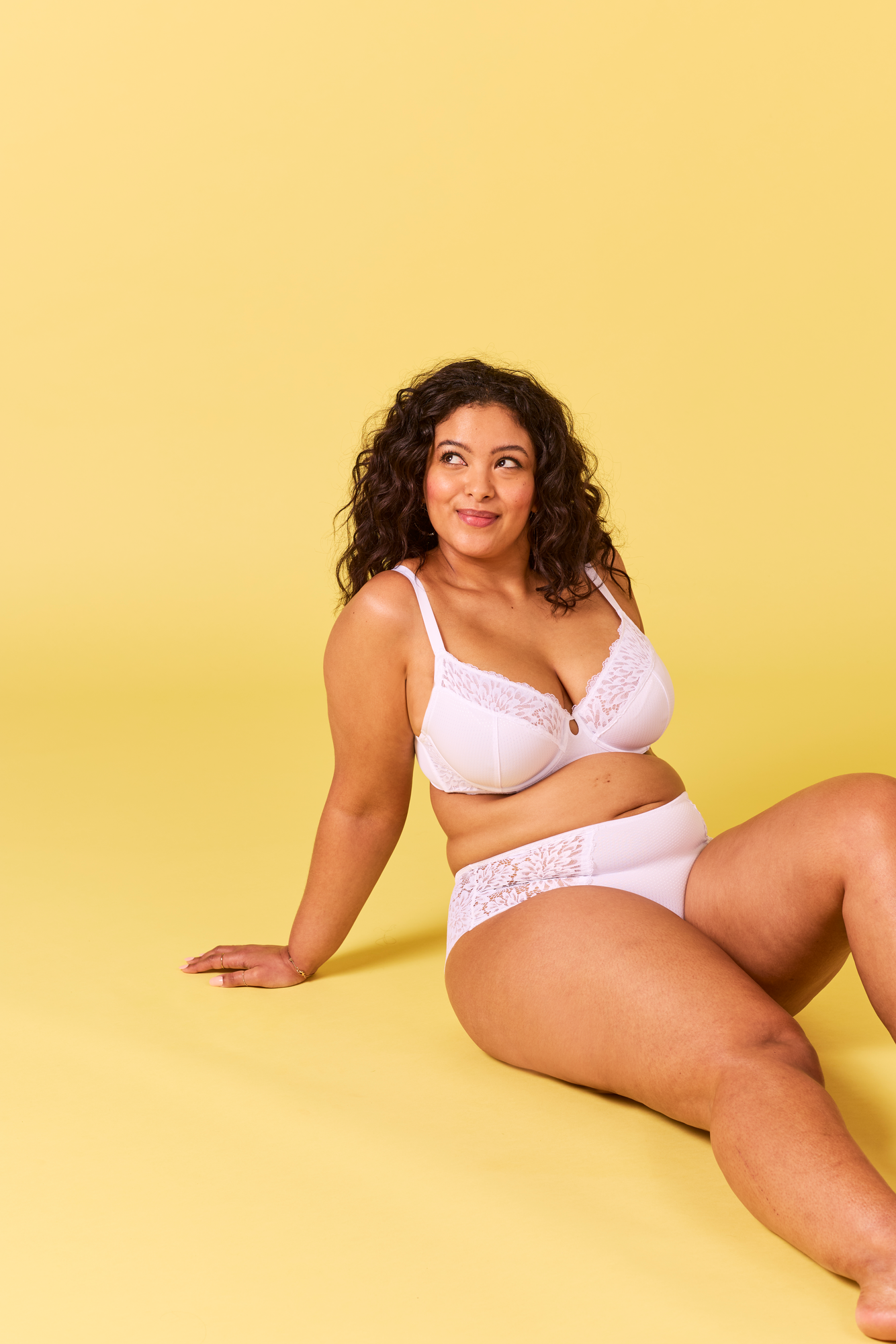 SOUTIEN-GORGE MAINTIEN AVEC ARMATURES