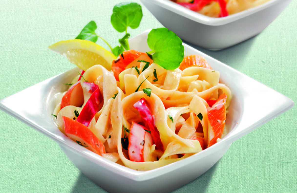 SALADE DE TAGLIATELLES AU SURIMI