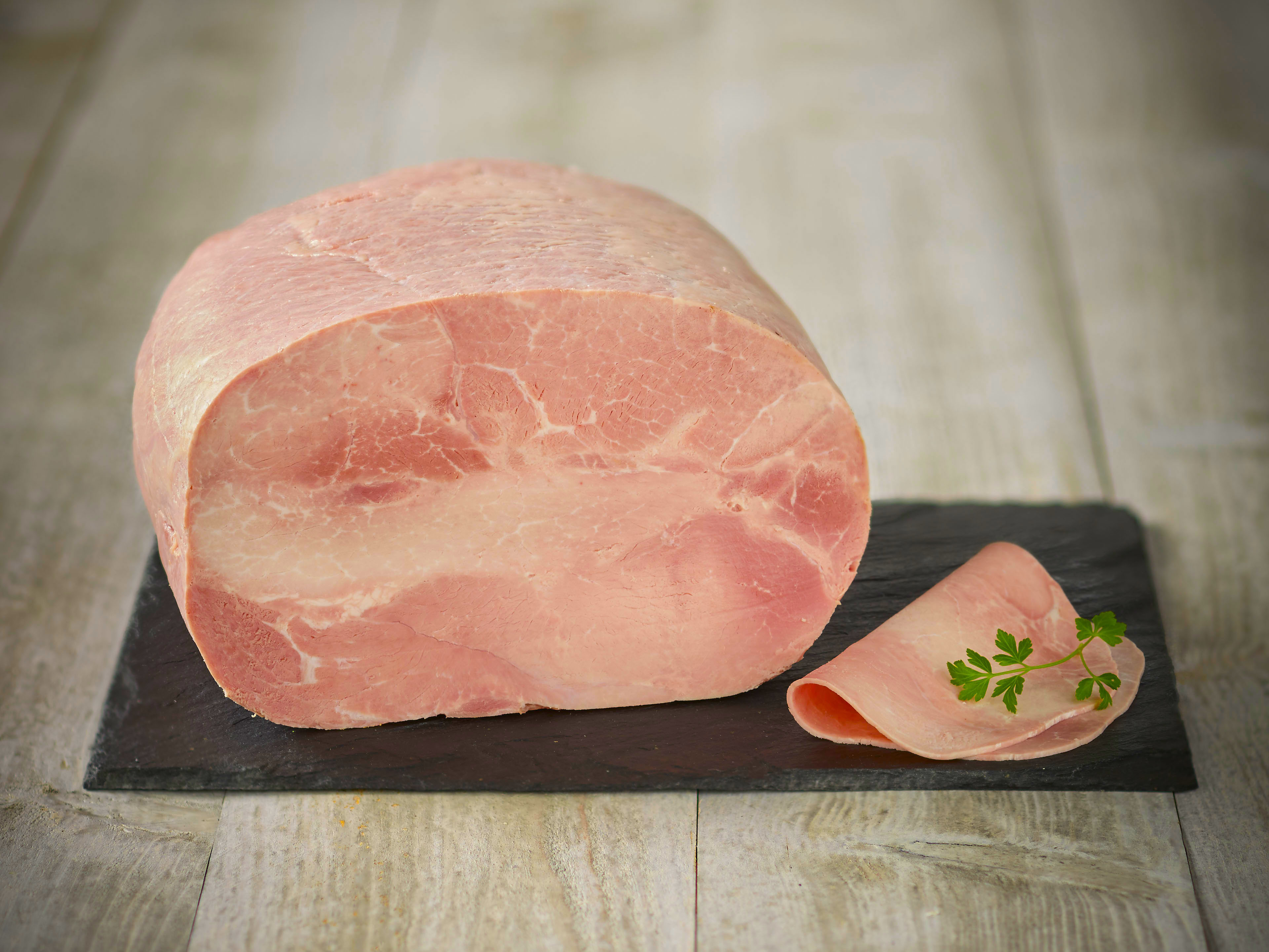 JAMBON CUITSUPÉRIEUR DÉGRAISSÉ DÉCOUENNÉ - 
TAUX DE SEL RÉDUIT DE 25%