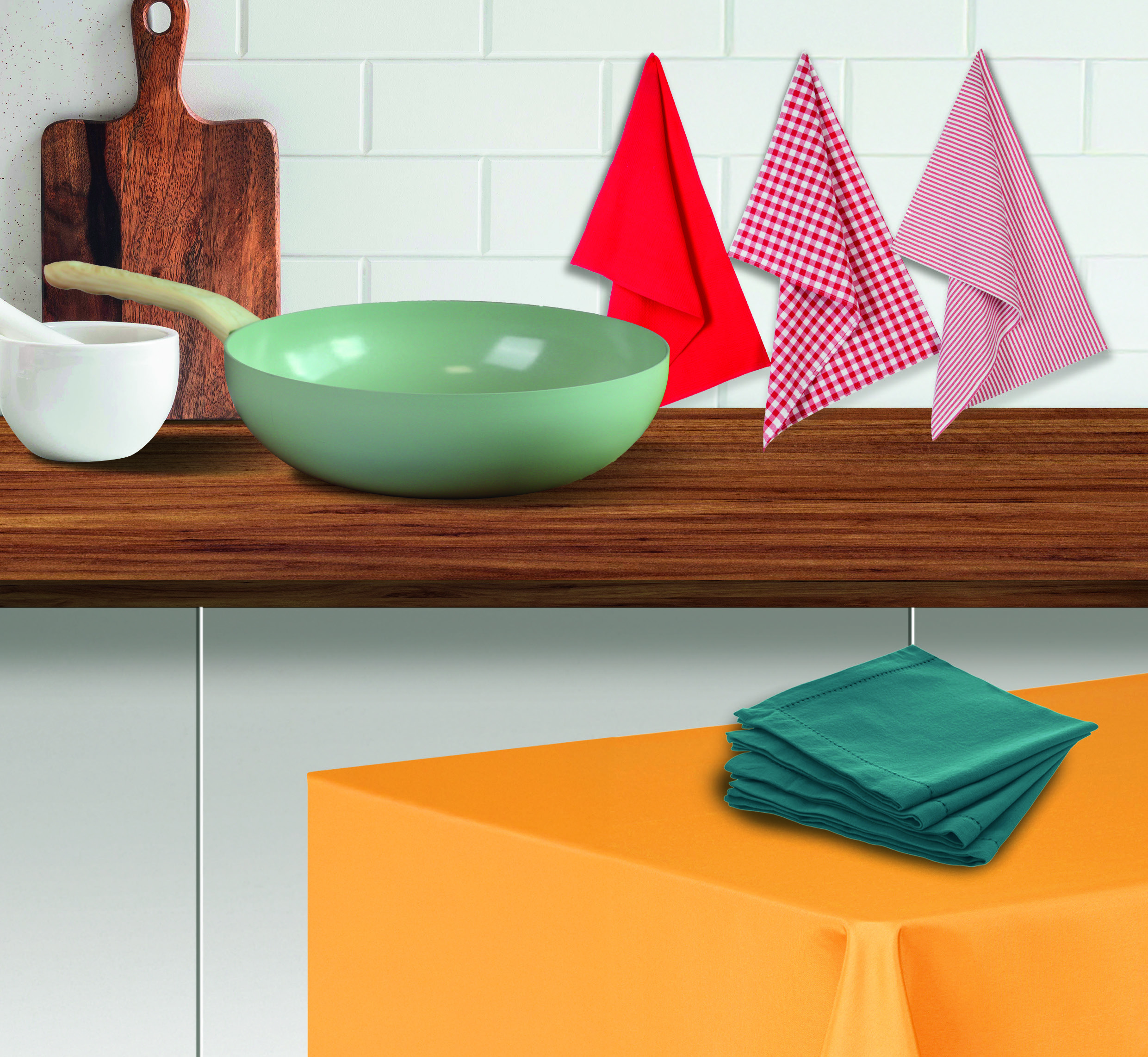 LOT DE 4 SERVIETTES DE TABLE