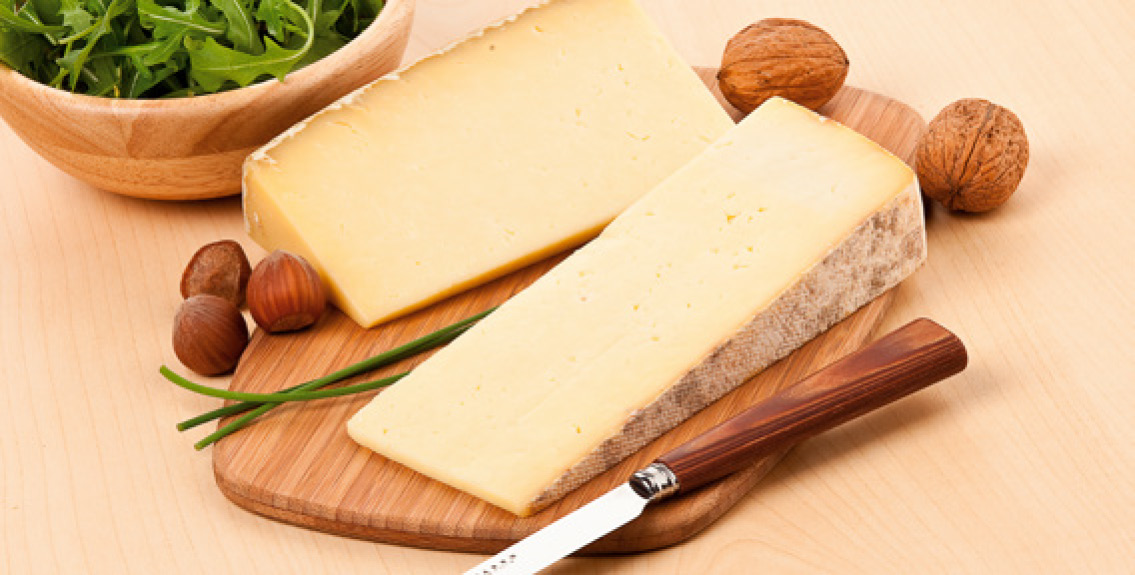 AOP(2) COMTÉ 6 MOIS D’AFFINAGE 34% DE MAT. GR.(1)