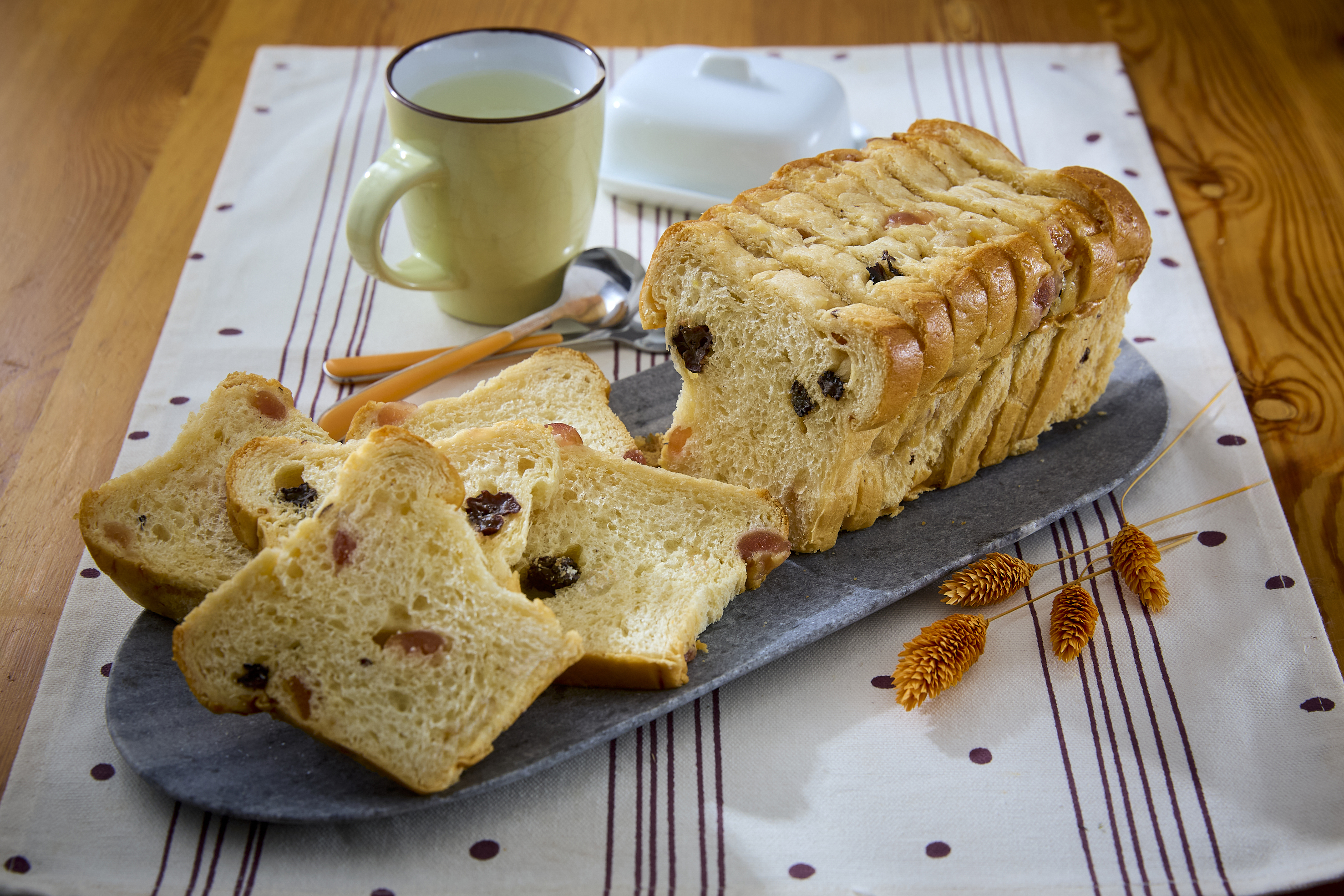 CAKE BRIOCHÉ TRANCHÉ AUX FRUITS PUR BEURRE