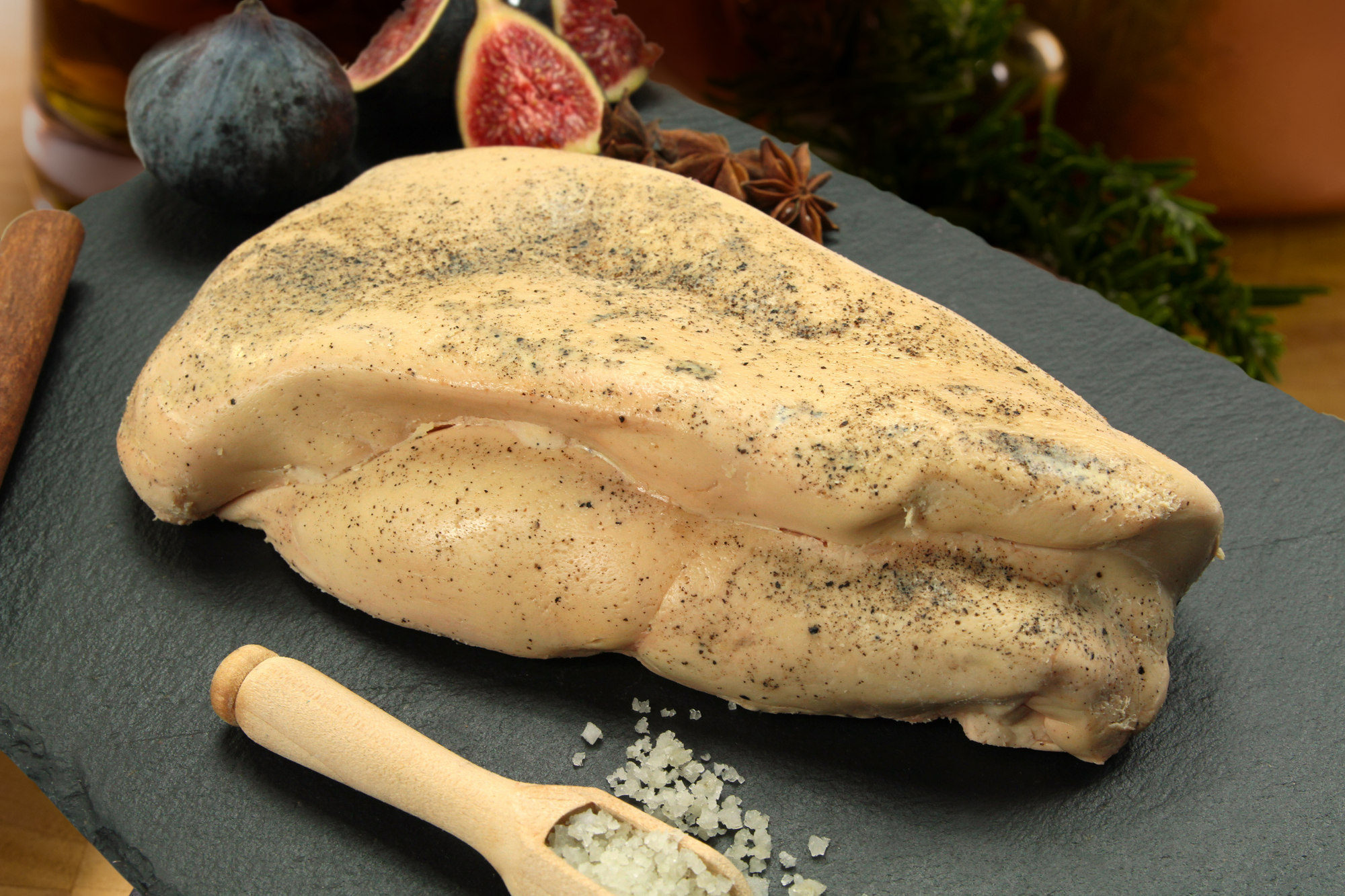 Foie gras de canard cru éveiné
"Delmond" ou "Maison Montfort"*