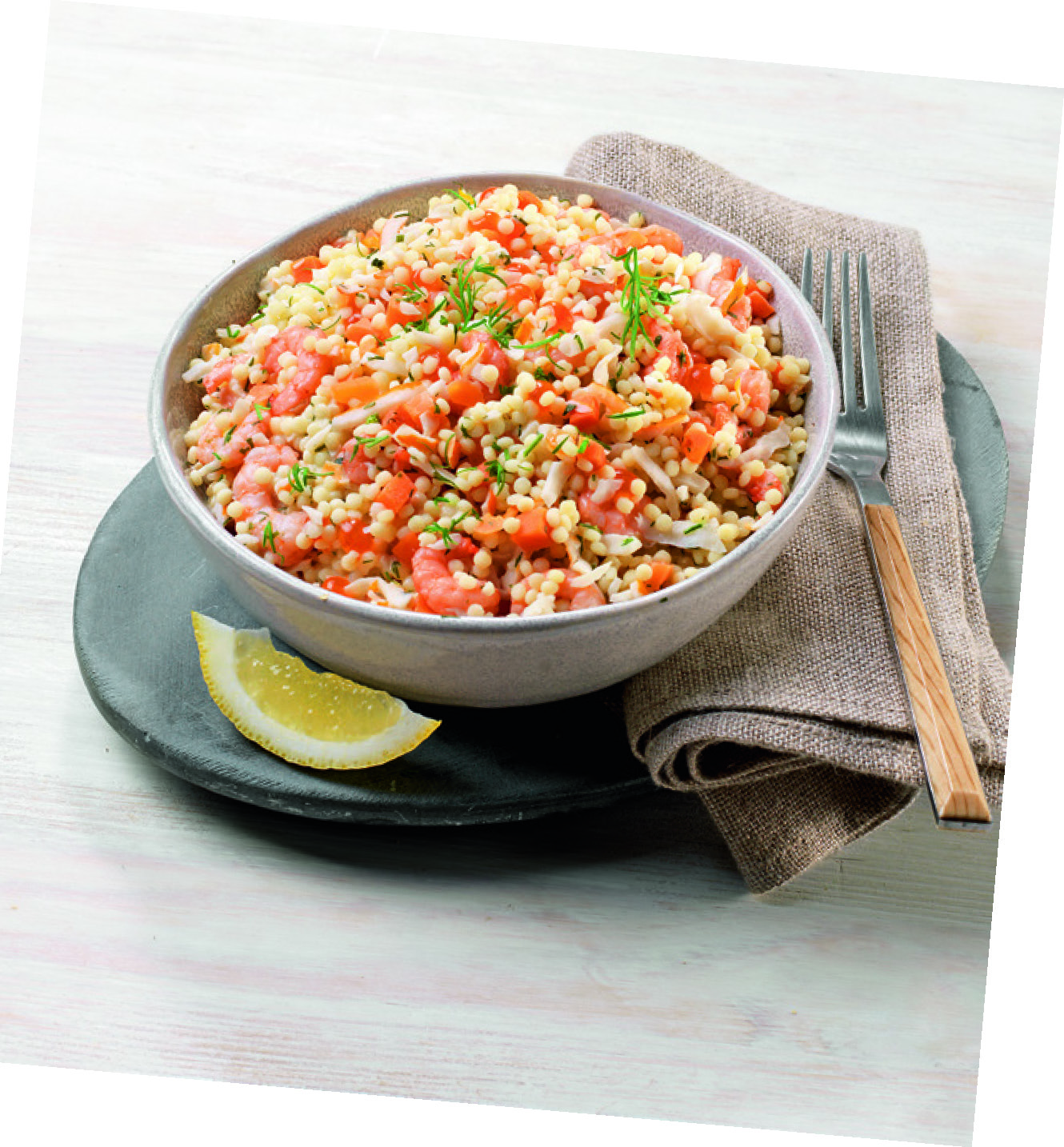 SALADE DE PÂTES PERLES, SURIMI ET CREVETTES AUX PERLES D’ALGUES