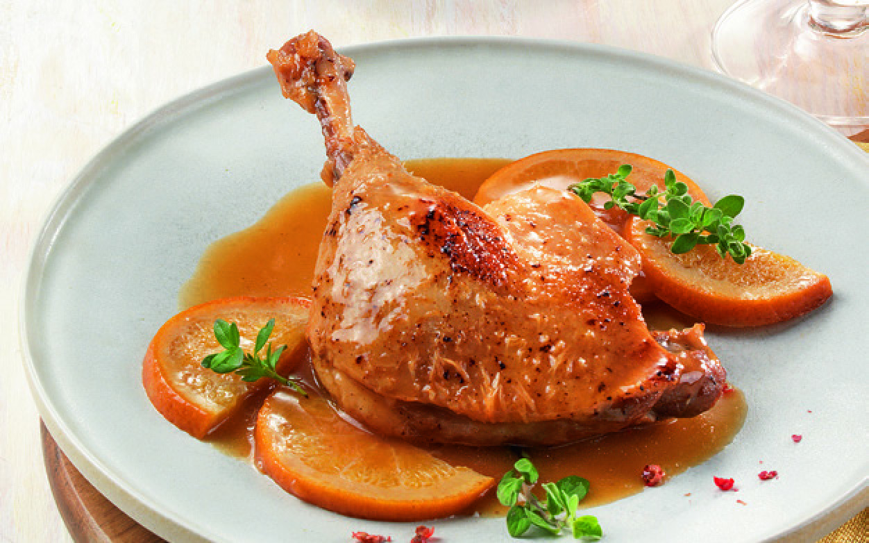 CUISSE DE CANARD ET SES TRANCHES D’ORANGE EN SAUCE