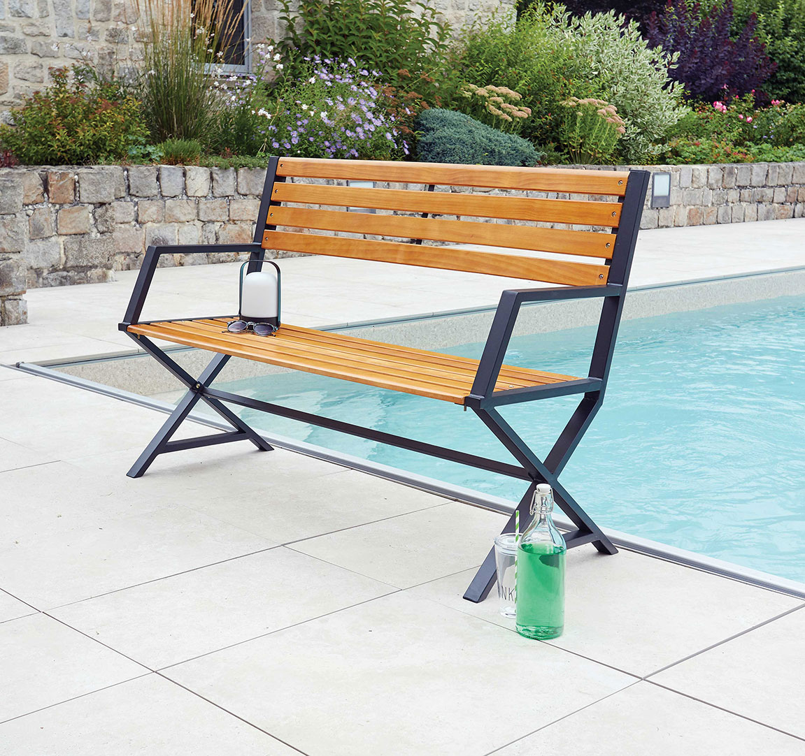 BANC EN ACIER