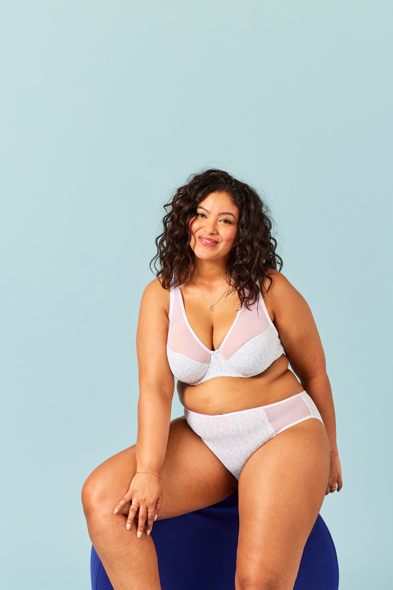 SOUTIEN-GORGE MAINTIEN AVEC ARMATURES