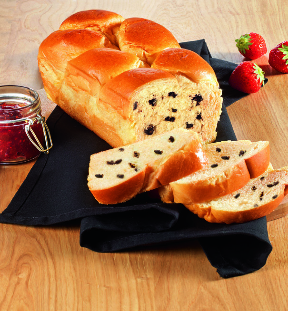 BRIOCHE AUX PÉPITES DE CHOCOLAT AU BEURRE DE PAMPLIE