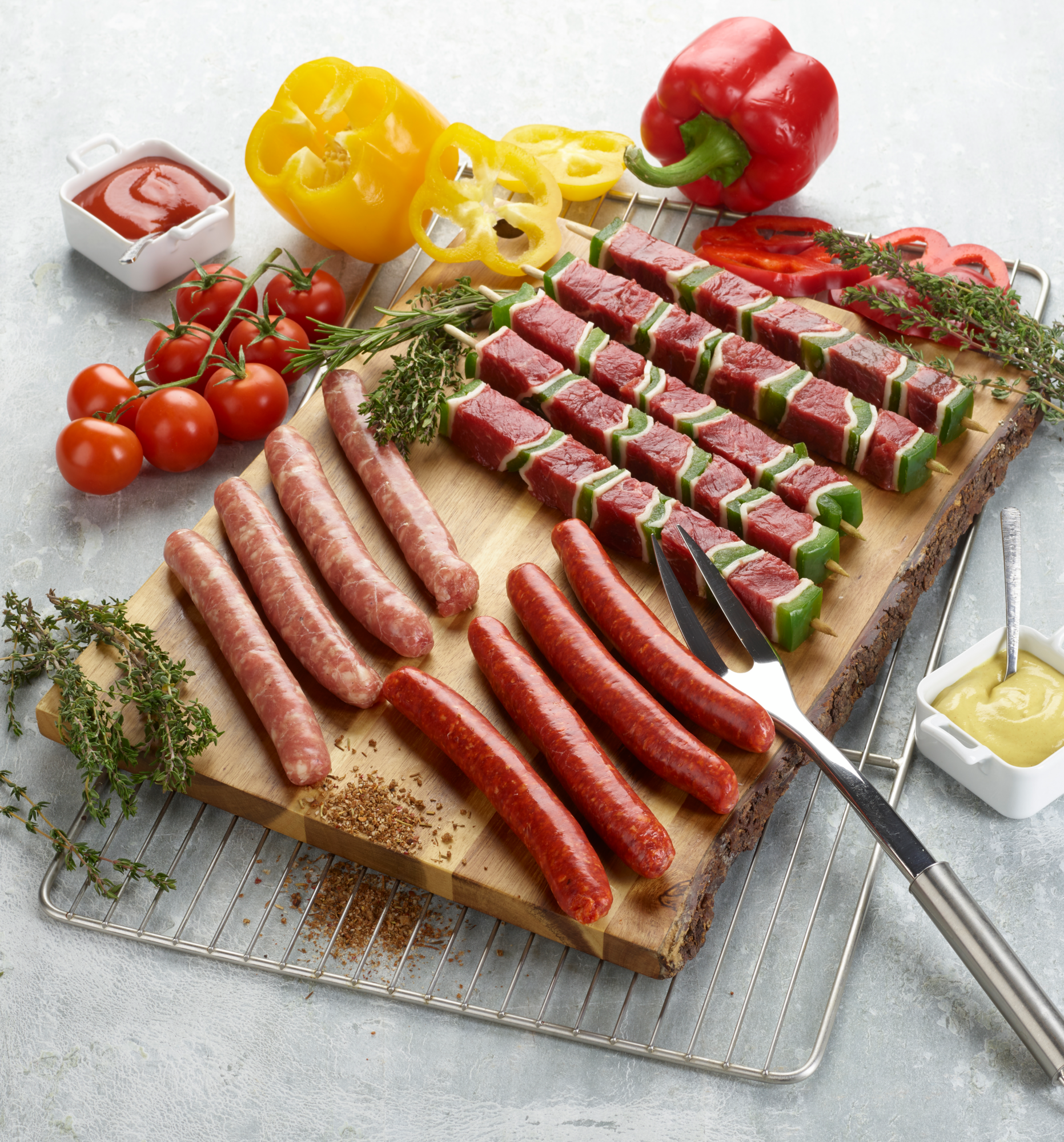 Plateau Malin : 4 chipolatas, 4 merguez 5 brochettes au bœuf**