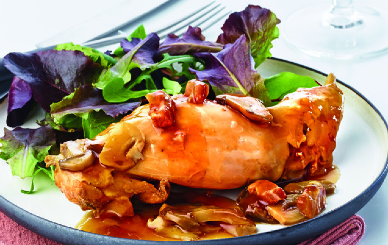 CUISSE DE LAPIN CHASSEUR MITONNÉE À L’ÉCHALOTE