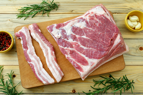 POITRINE DE PORC ENTIÈRE OU DEMIE