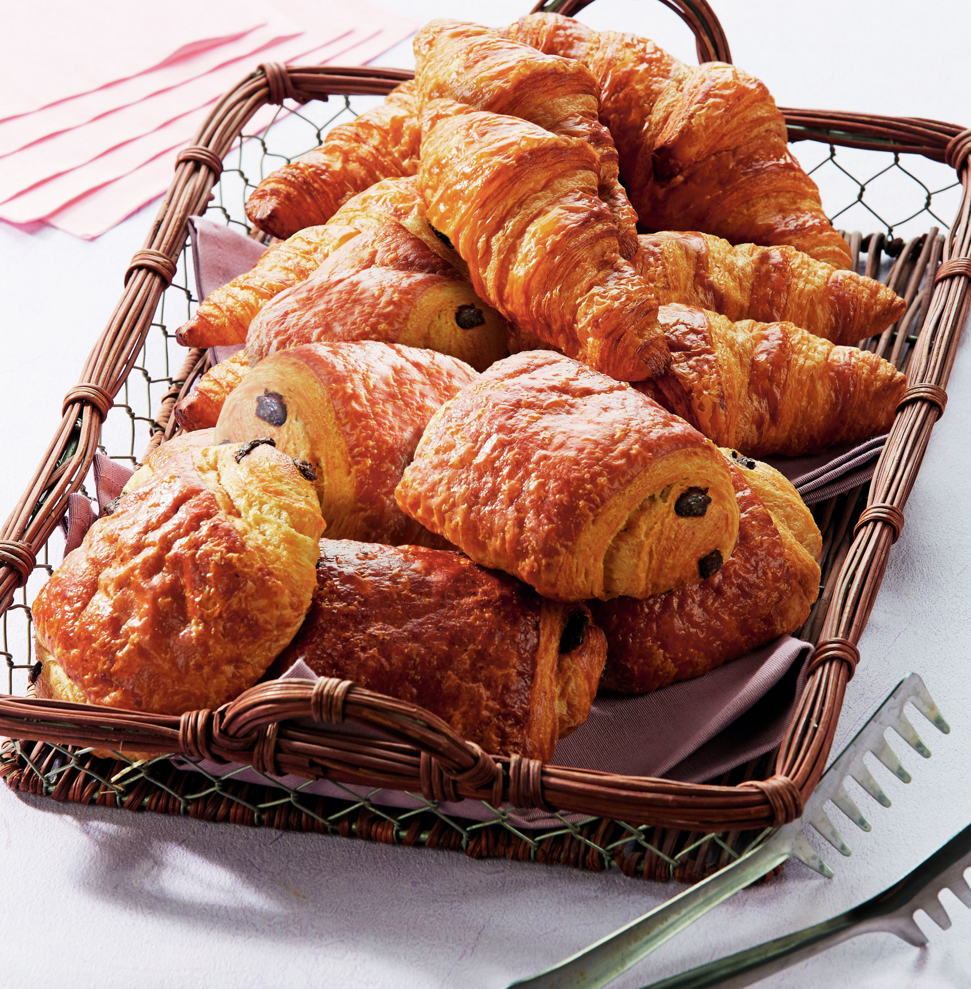 Assortiment de 5 pains au chocolat et 5 croissants pur beurre
